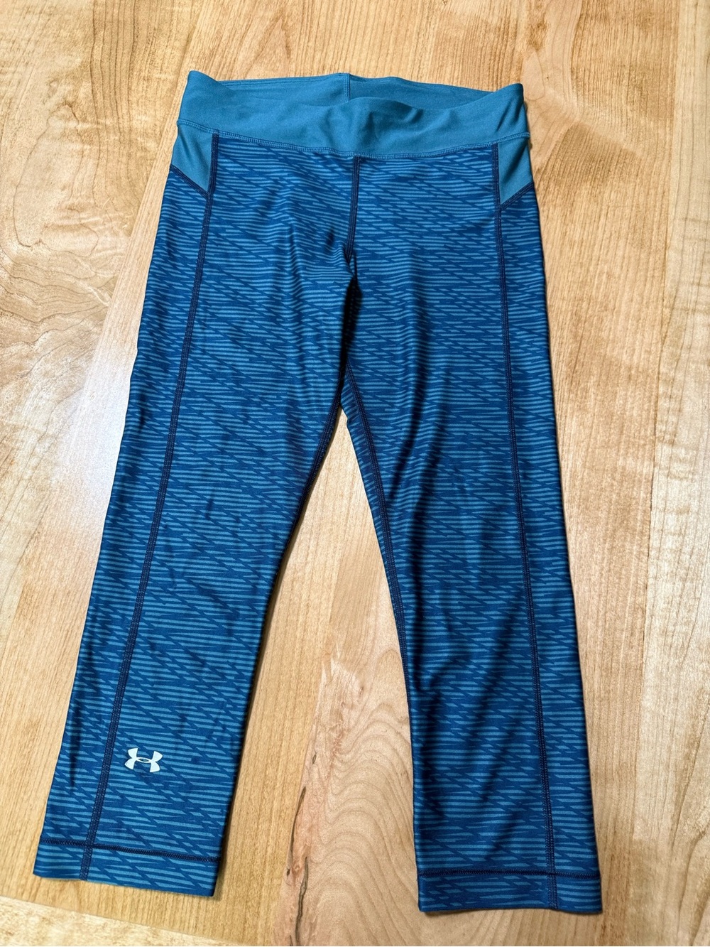 Under Armour Teal and Navy Patterned Crop Leggings